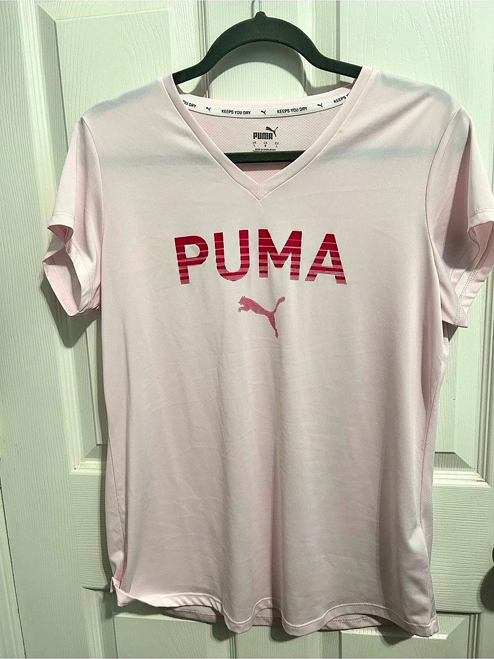 Puma Women's Athletic V-Neck Tee Pink Size Large